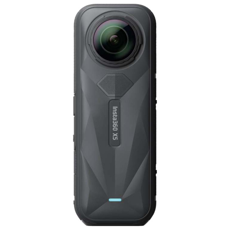 Insta360 X5 Negro Medianoche, cámara 360 compacta con lente ojo de pez prominente, cuerpo gris mate texturizado y luz LED frontal; paquete estándar.