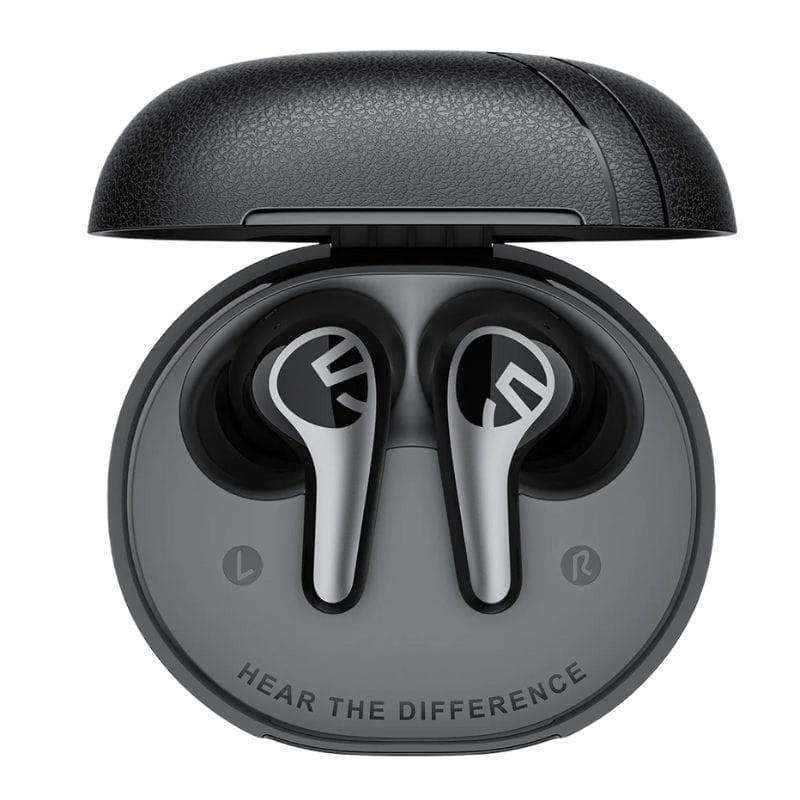 SoundPEATS C30 Auriculares Bluetooth Preto com estojo oval texturizado; earbuds intra-auriculares pretos e cinza com logotipo metálico e encaixe L/R marcado.