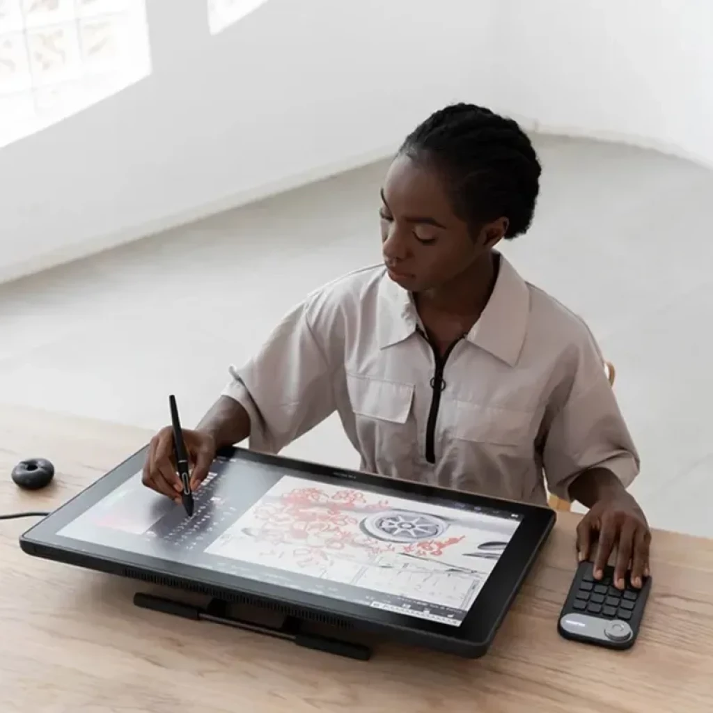 Huion Kamvas 24 Plus GS2402 tableta gráfica 23,8” 2,5K con pantalla amplia y colores 16,7 M, soporte ajustable y lápiz digital para dibujo profesional