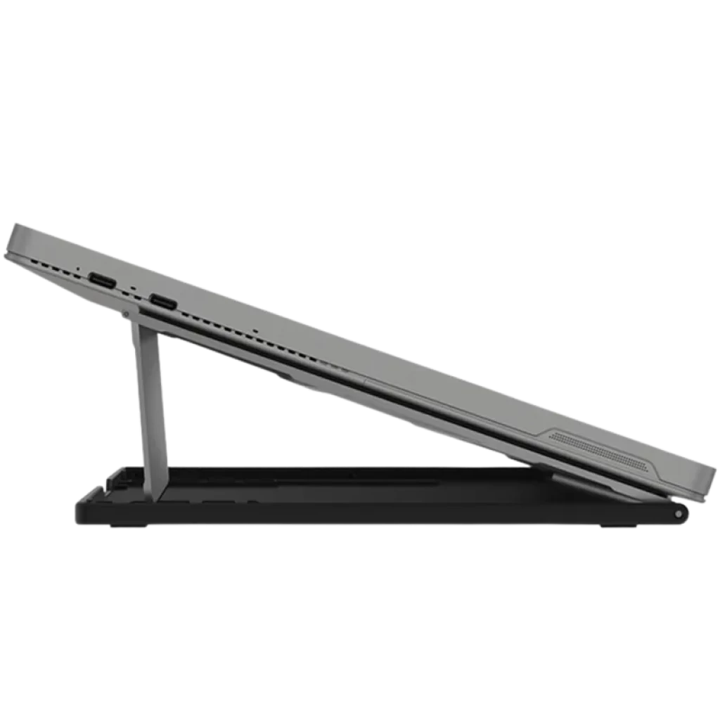 Tableta gráfica Huion Kamvas Studio 16 con soporte ajustable, perfil delgado, ventilación lateral y puertos accesibles en el borde izquierdo