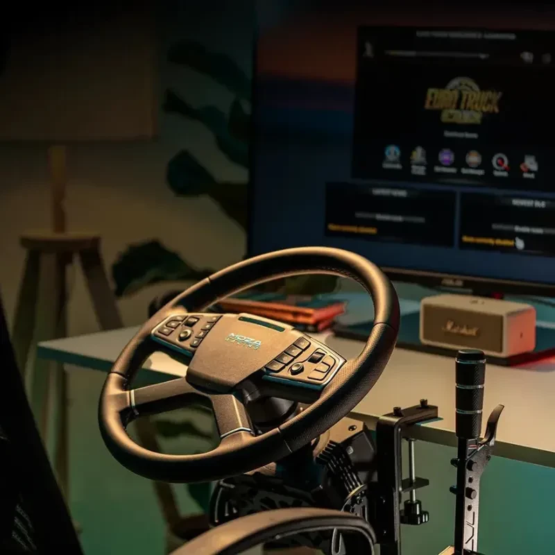 Volante Moza R5 Trucking Bundle para PC con base directa 5 Nm, aro robusto con múltiples botones, palanca lateral y pedales para simulación de camiones