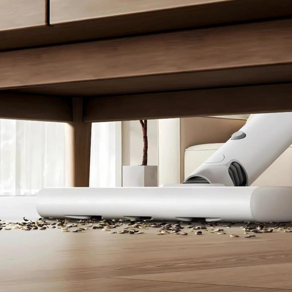 Xiaomi Vacuum Cleaner P30 con cabezal plano blanco, delgado y de bajo perfil, limpia debajo de muebles; aspira migas y polvo en suelos de madera con boquilla