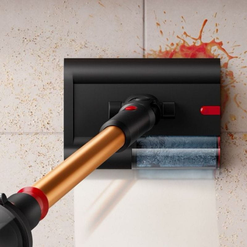 Aspiradora en seco y húmedo Dyson V16 Piston Animal Submarine, imagen fregando