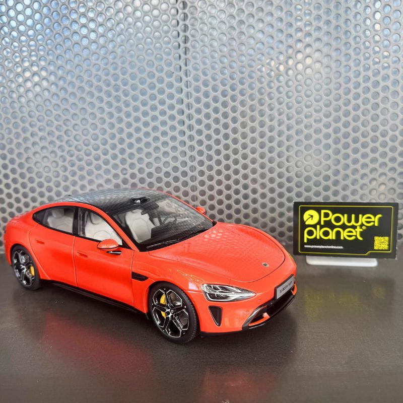 Xiaomi SU7 1/18 Die-cast Model Car Lava Laranja com teto preto, faróis LED, rodas esportivas detalhadas e acabamento metálico realista