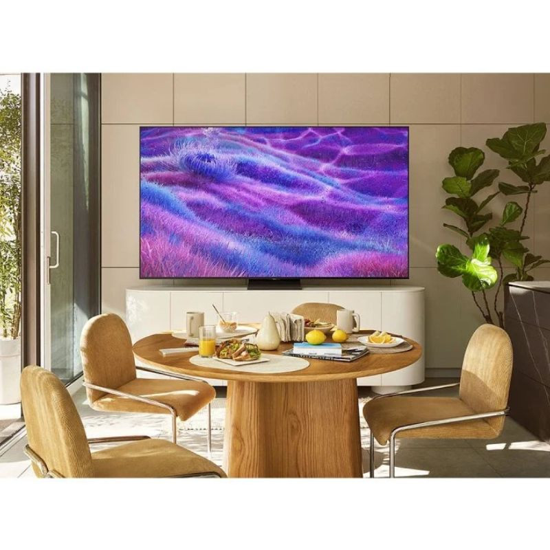 Samsung TQ75QN80FAU 75 4K Ultra HD Neo QLED Smart TV Gris, imagen real sobre una mesa de cocina