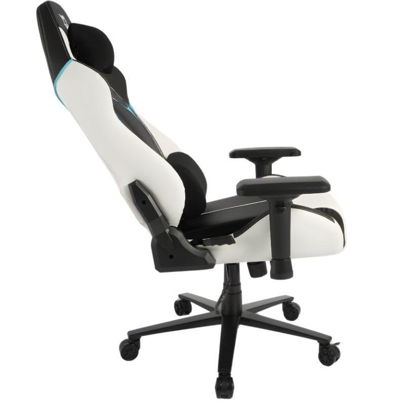 Silla Gaming PowerGaming ProLine: diseño ergonómico blanco y negro con detalles celestes, cojín lumbar, reposabrazos ajustables y base con ruedas