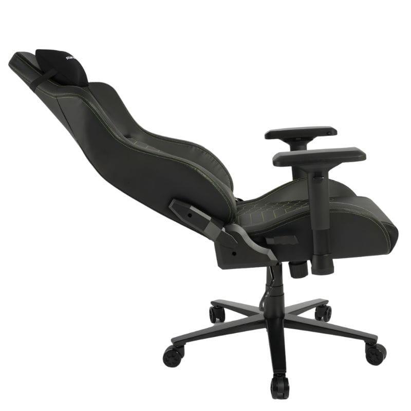 Chaise Gaming PowerGaming i3 Atlas noire: dossier haut avec appui-tête, accoudoirs réglables, surpiqûres vertes hexagonales, base à roulettes robuste.