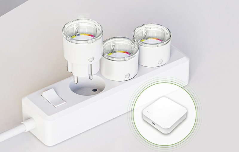 Gosund EP2-Z ZigBee - Enchufe inteligente, imagen real conectado a una regleta con interruptor