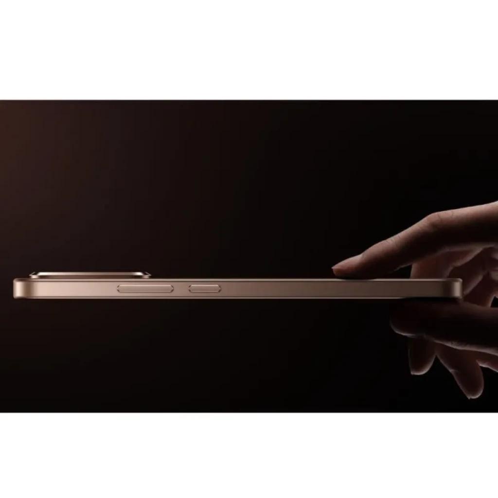 Xiaomi 15T 12GB/256GB Preto com design ultrafino, bordas planas e módulo de câmera saliente; acabamento premium escuro e botões laterais discretos