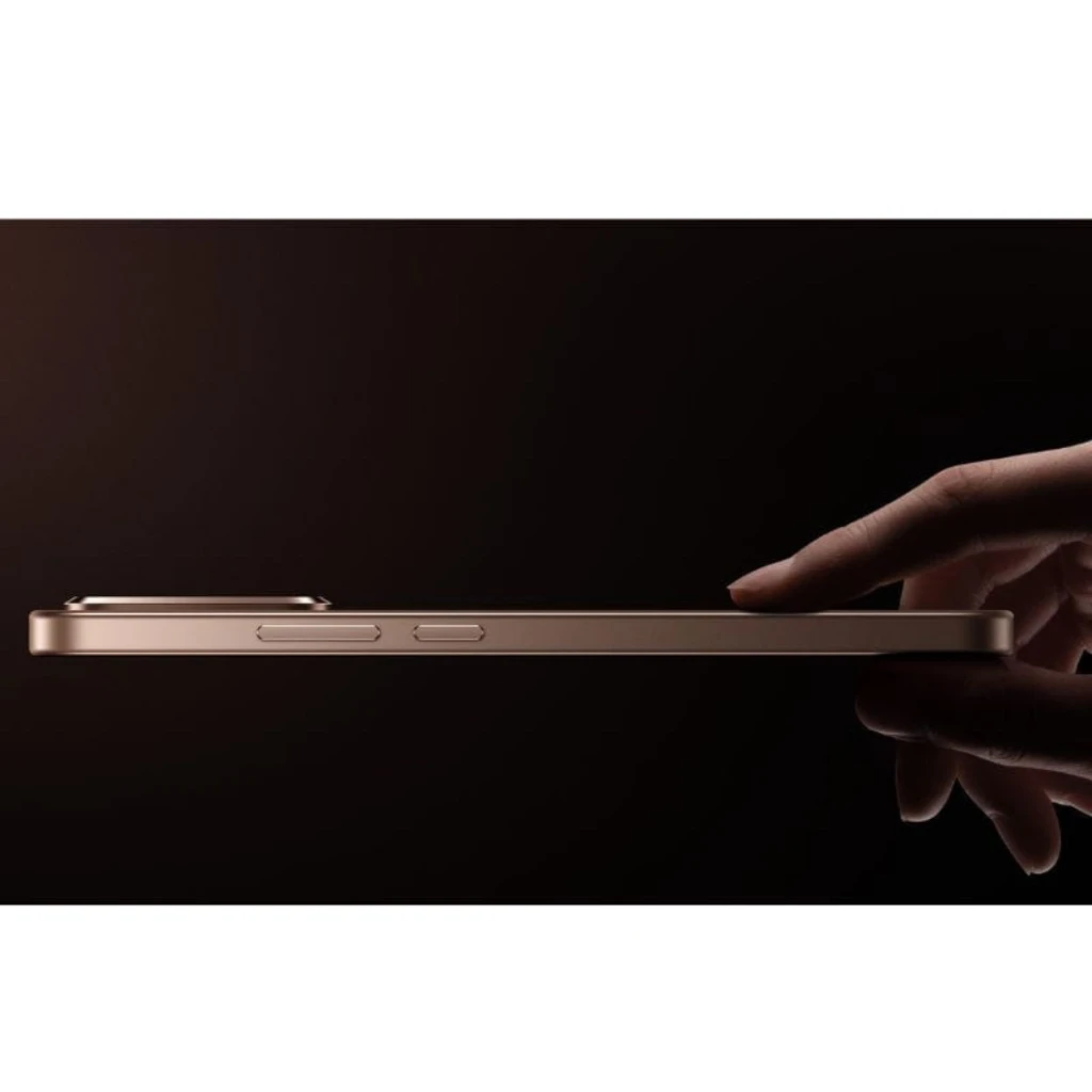 Xiaomi 15T 12GB/256GB Dorado ultrafino en perfil, acabado dorado mate, módulo de cámara elevado, botones laterales discretos y bordes rectos elegantes