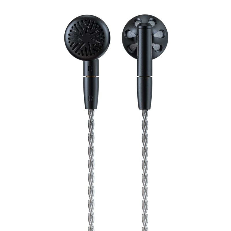 FiiO FF5 Earbuds en negro mate con diseño abierto, carcasa metálica estilizada y cable trenzado plateado de alta calidad