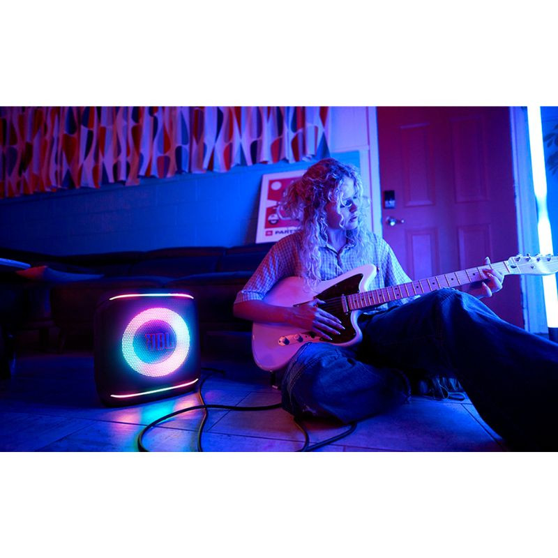 JBL Encore 2 Negro - Altavoz Bluetooth, imagen real siendo usado como amplificador de guitarra