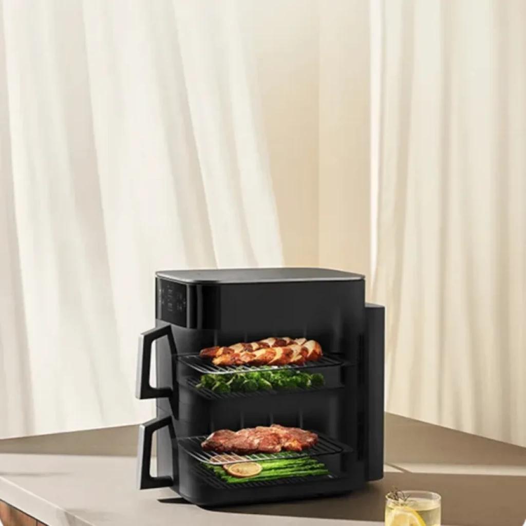 Xiaomi Smart Double Stack Air Fryer 12L em preto, design compacto com duas gavetas e grelhas duplas, painel digital lateral e cozimento simultâneo