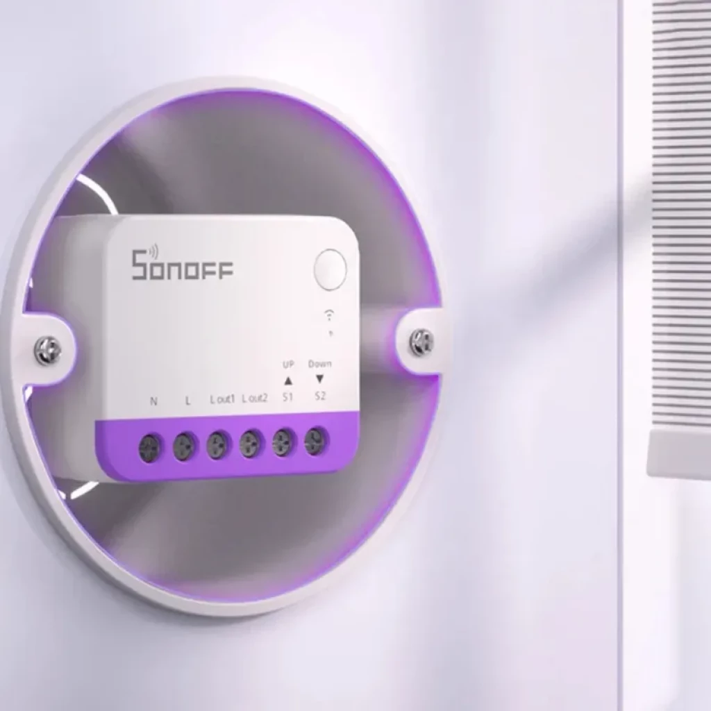 Module encastré Sonoff MINI-RBS pour volets roulants, boîtier blanc avec base violette, borniers étiquetés et voyants LED, kit de 4, compatible Matter