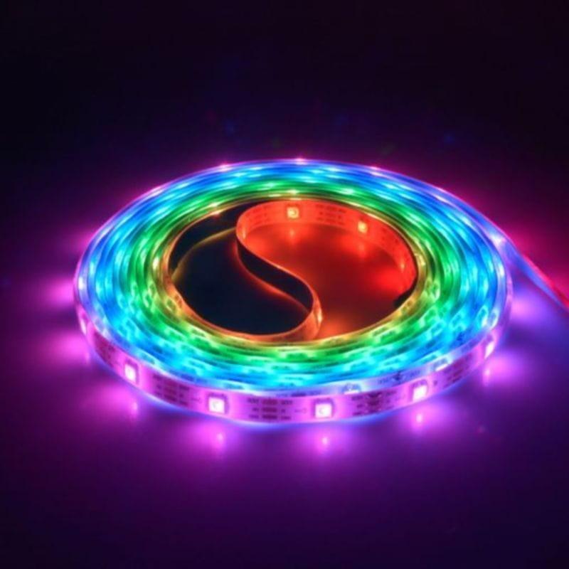 Detalle de la Tira LED Inteligente RGB SONOFF L3 Pro iluminada