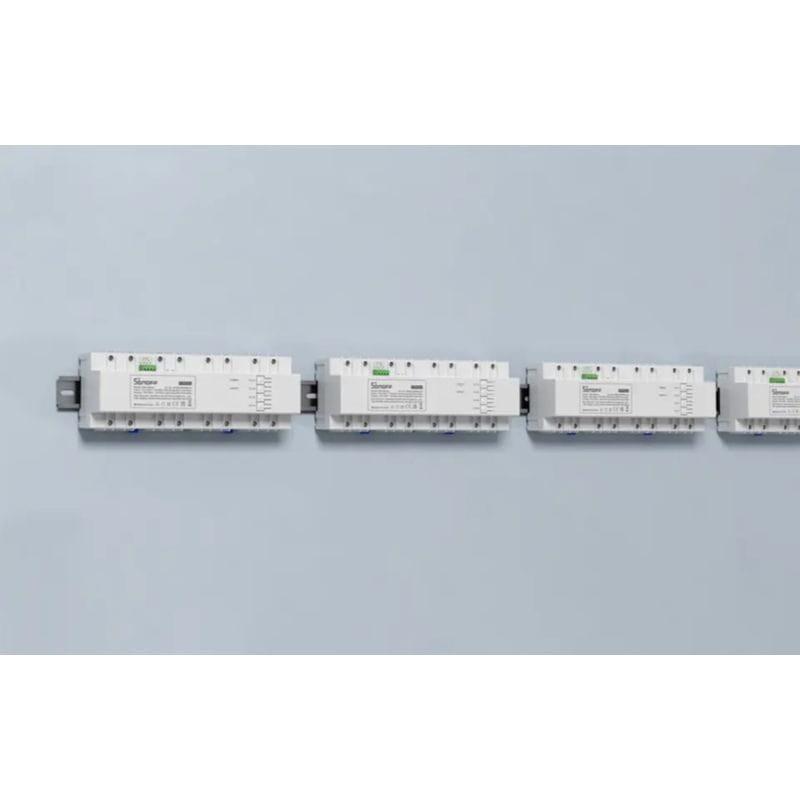 Secuencia de varios Medidor de Potencia Inteligente Sonoff SPM-4Relay sobre la pared