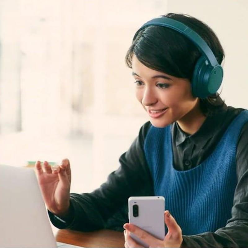 Slide https://ppoweb-pro.azurewebsites.net/cdnassets/sony_wh-ch720n_azul-auriculares_bluetooth_06_ad_l.jpg