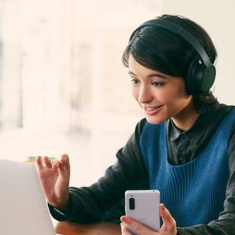 Slide https://ppoweb-pro.azurewebsites.net/cdnassets/sony_wh-ch720n_negro-auriculares_bluetooth_06_ad_l.jpg