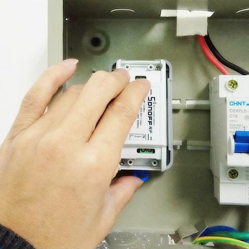 Control de Soporte para carril DIN Sonoff DR Blanco