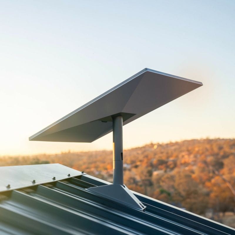 Détail de l'installation sur le toit du Starlink Standard Kit Wifi Satellitaire Routeur + Antenne Wifi6