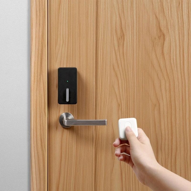 La télécommande SwitchBot ouvre une porte