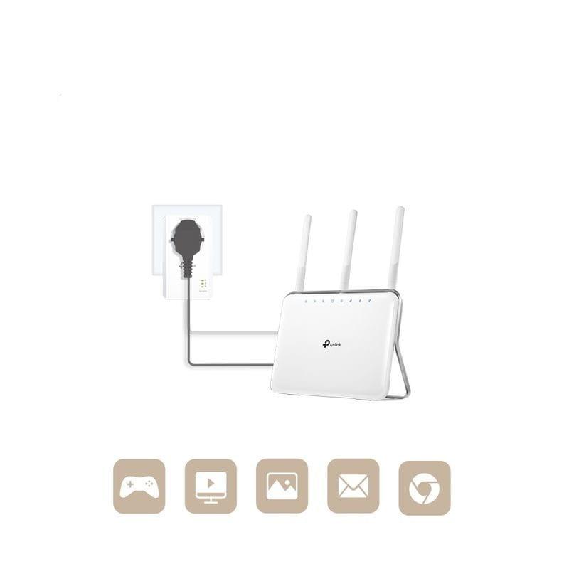 TP-Link PowerLine TL-PA7017P KIT adaptador Ethernet blanco con enchufe passthrough, conecta toma eléctrica a router; iconos indican uso en juegos, TV, fotos y