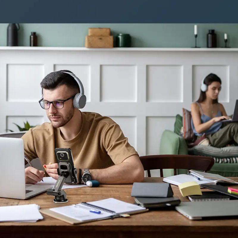 Ulefone Armor Mount Next Gen Thin sobre escritorio