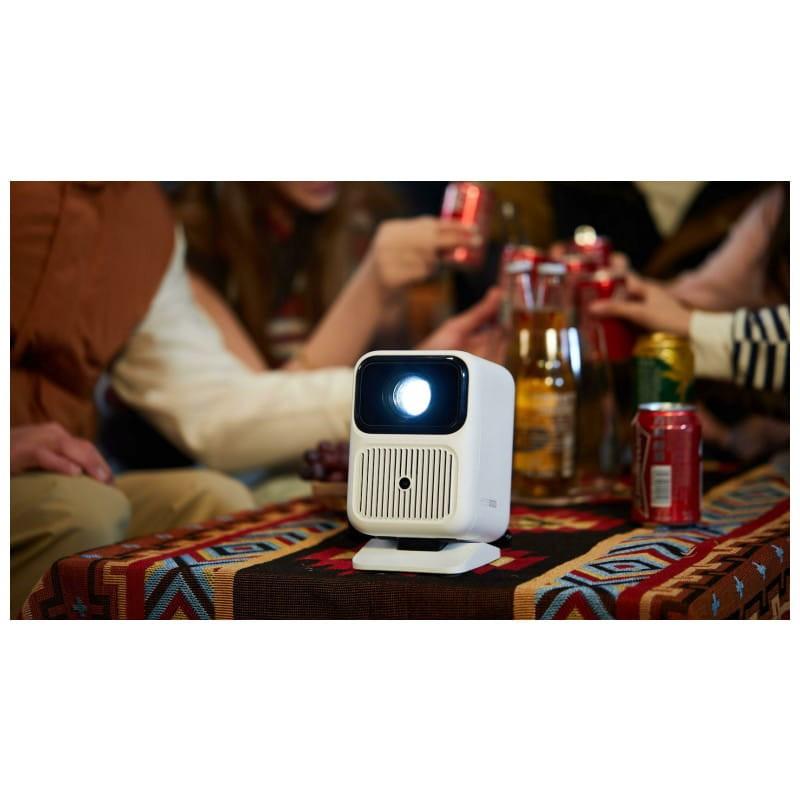 Wanbo Dali 1 White - Projetor portátil imagem numa festa