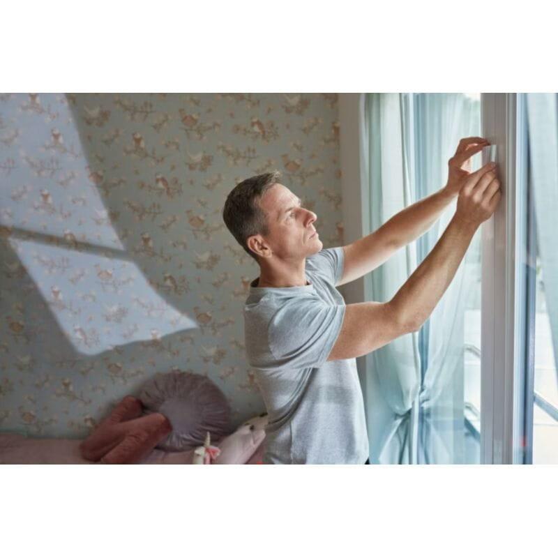 Instalación del Sensor de puertas y ventanas WISER Zigbee en la ventana