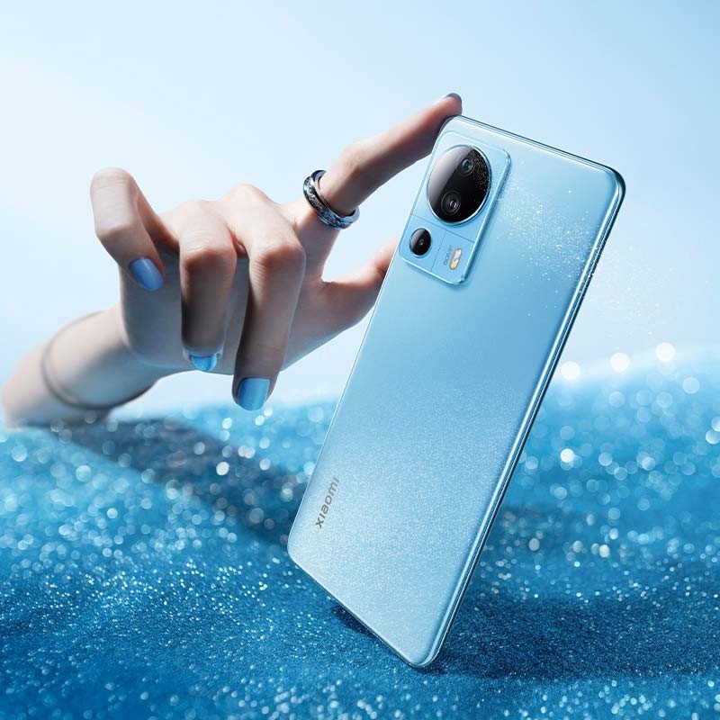 Photo réelle du téléphone portable bleu Xiaomi 13 Lite 5G 8 Go / 256 Go