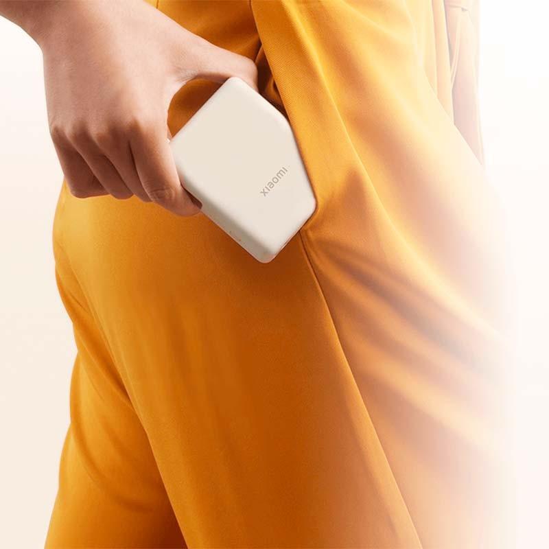 Xiaomi 33W Power Bank 10000mAh (Câble Intégré) Bleu - dimensions compactes