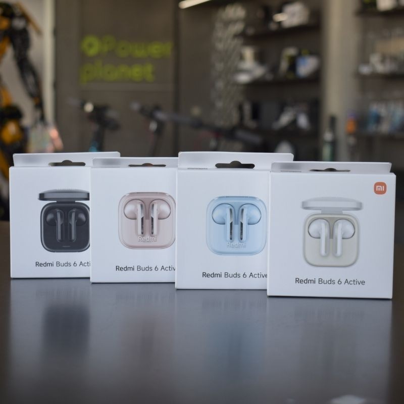 Photo réelle des cases colorées des Xiaomi Redmi Buds 6 Active