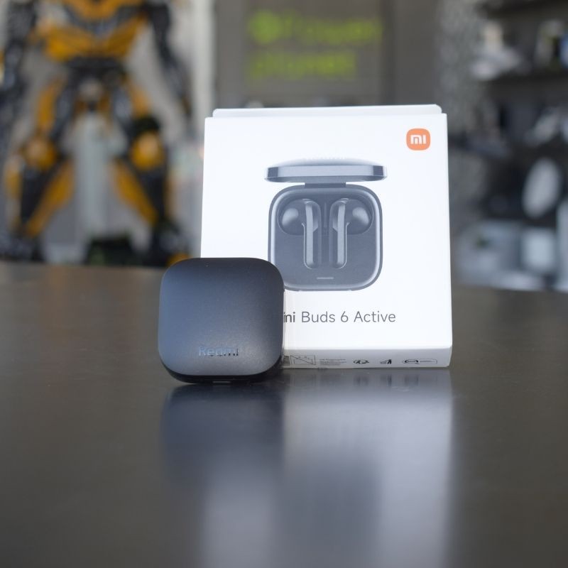 Photo de face réelle de la boîte fermée du Xiaomi Redmi Buds 6 Active Black - Écouteurs Bluetooth