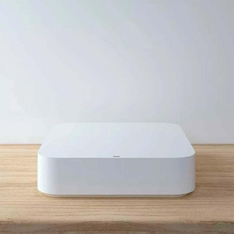 vista frontal del Yeelight Gateway (BLE Mesh)