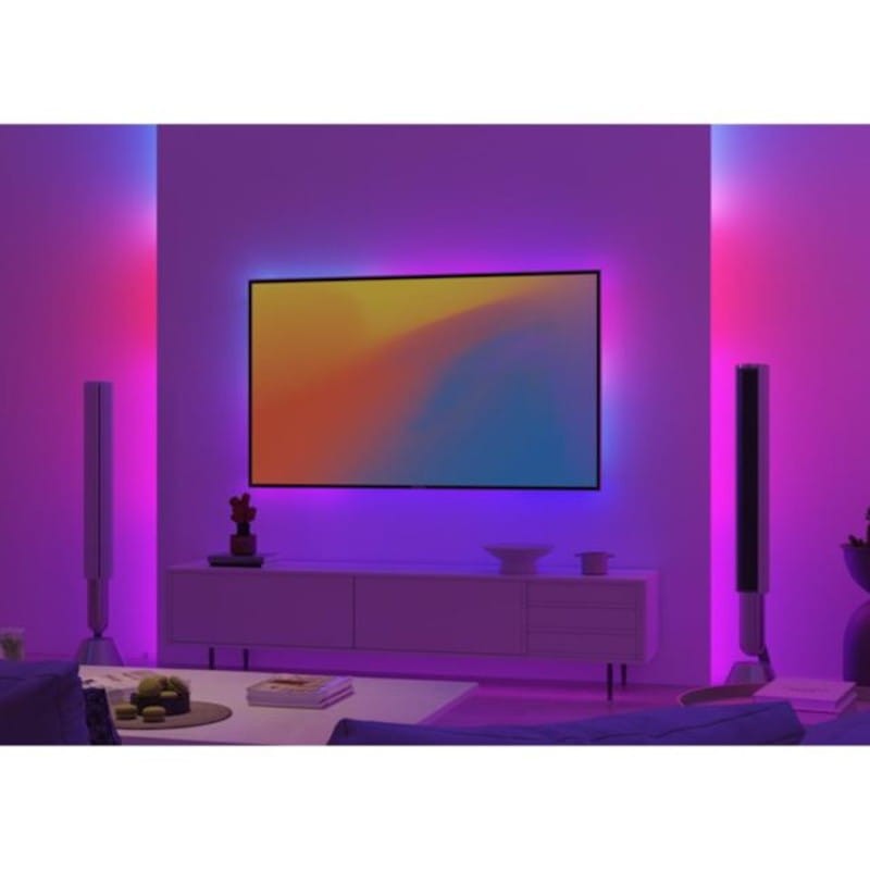Salón retroiluminado con la tira Yeelight LED LightStrip Pro Extension 1 metro